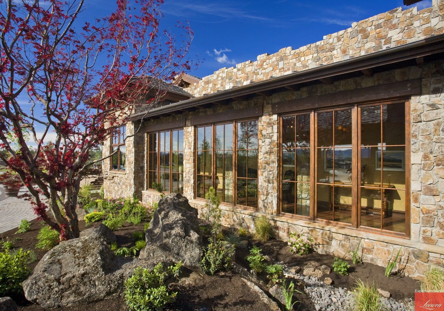 Loewen Casement Pronghorn Window