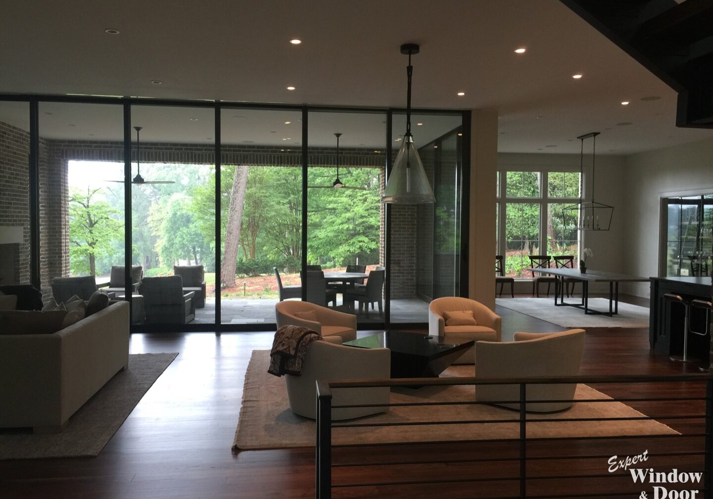 slidingdoors-floortoceiling-int